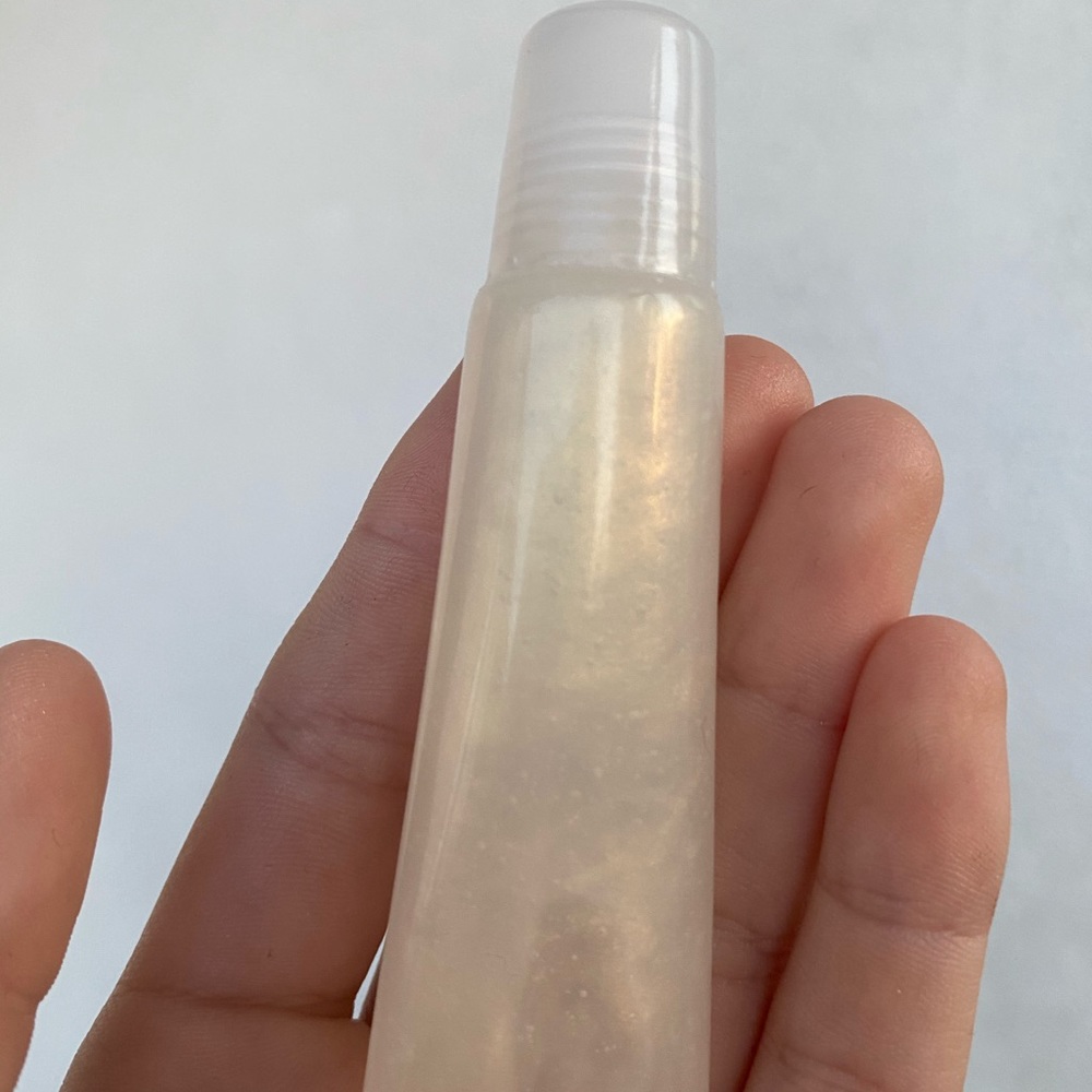 Magic gold lip gloss